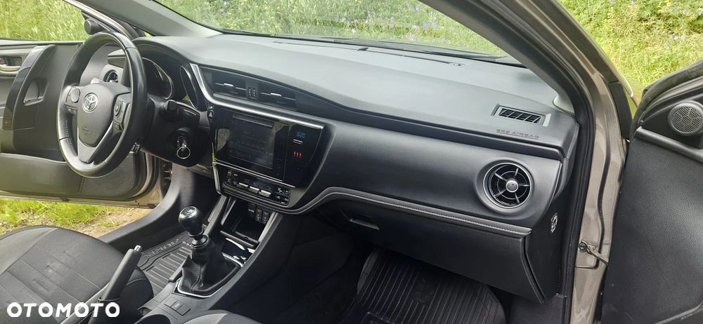 Toyota Auris 1.2 T Dynamic - 10