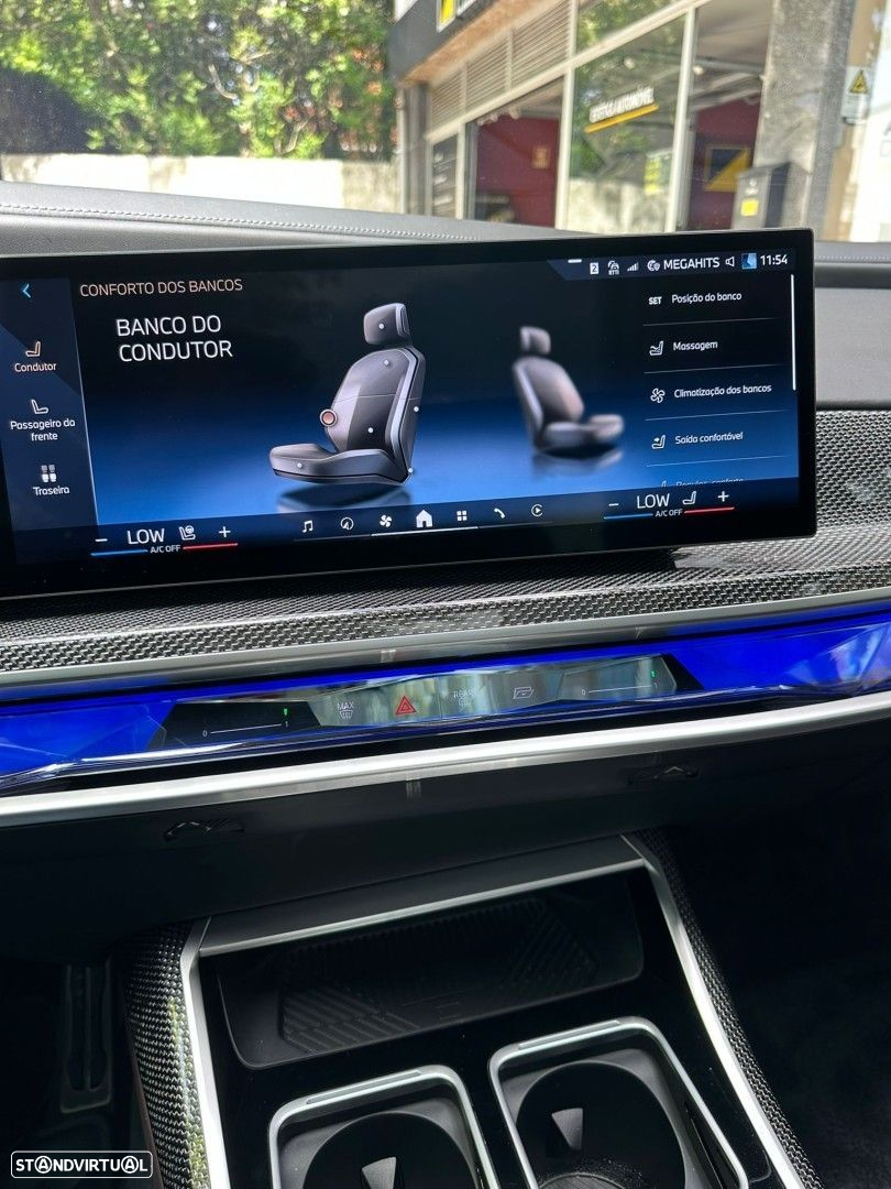 BMW i7 xDrive60 Pack Desportivo M - 23