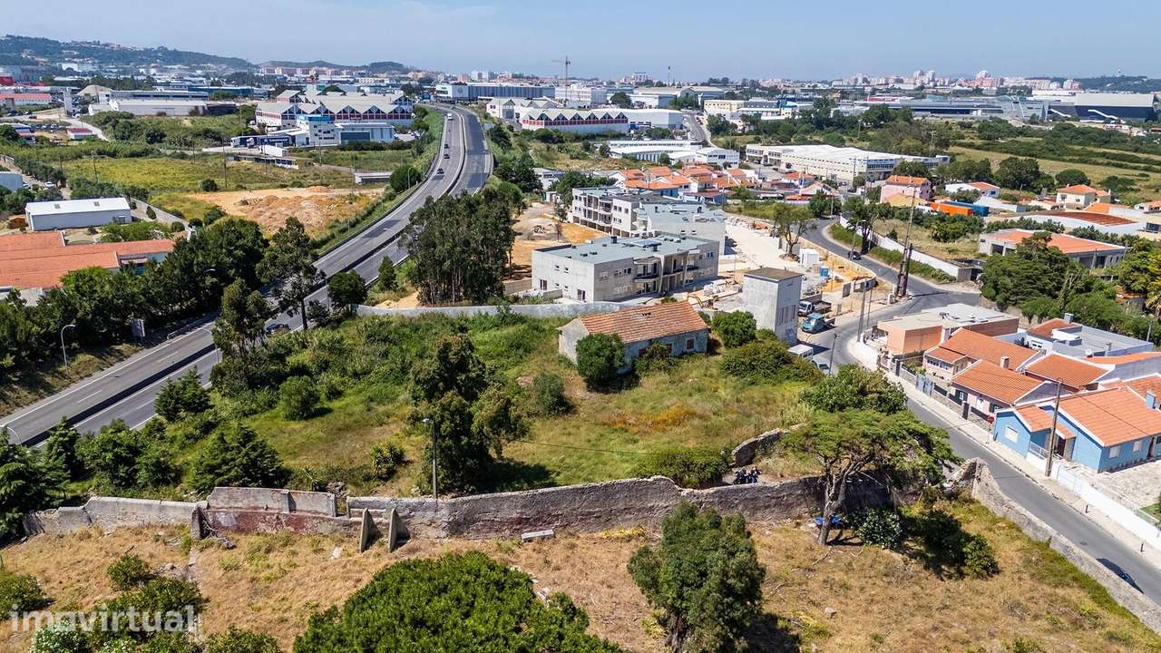 Moradia Térrea com 2703 m2 de Terreno | Albarraque - Grande imagem: 2/11