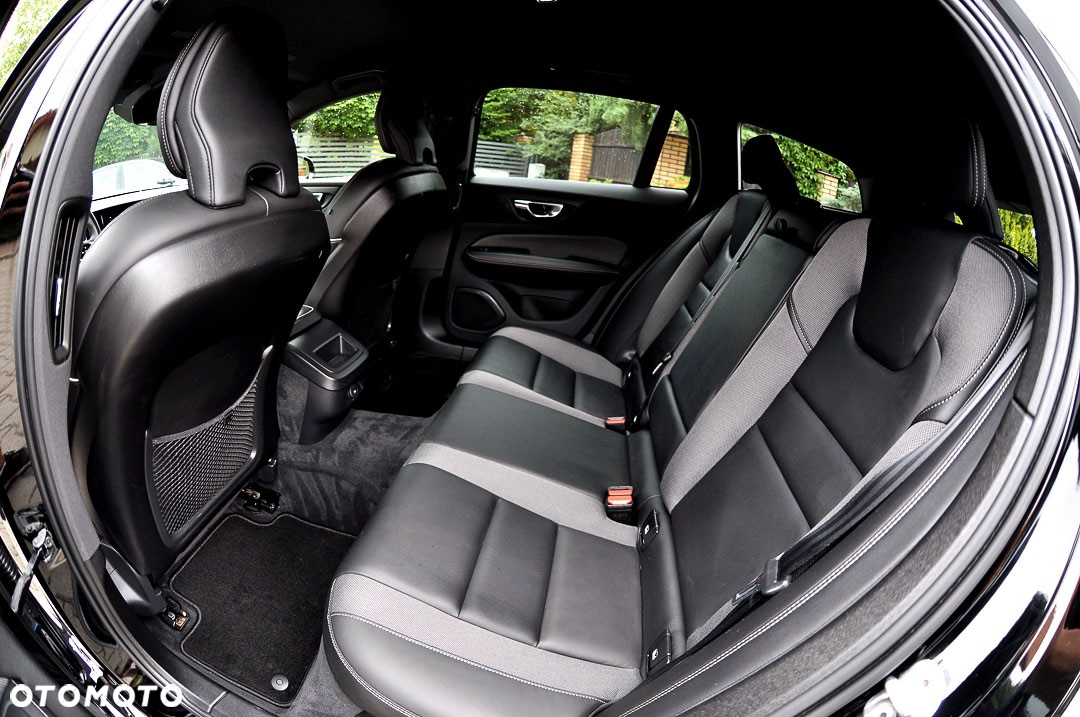 Volvo V60 B4 D Geartronic RDesign - 25