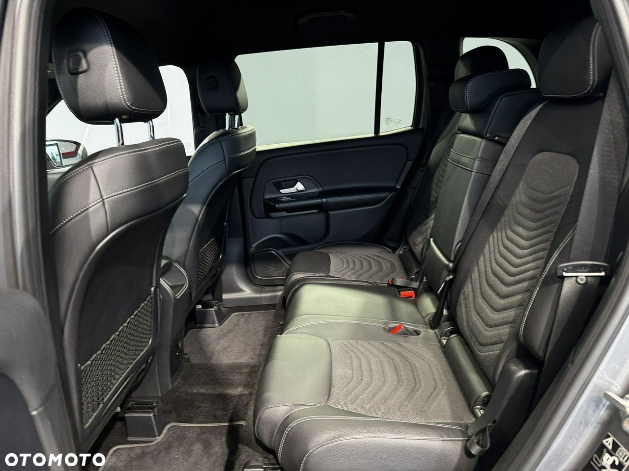 Mercedes-Benz GLB - 15