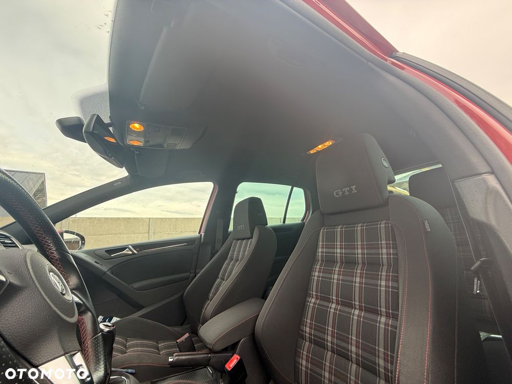 Volkswagen Golf - 14