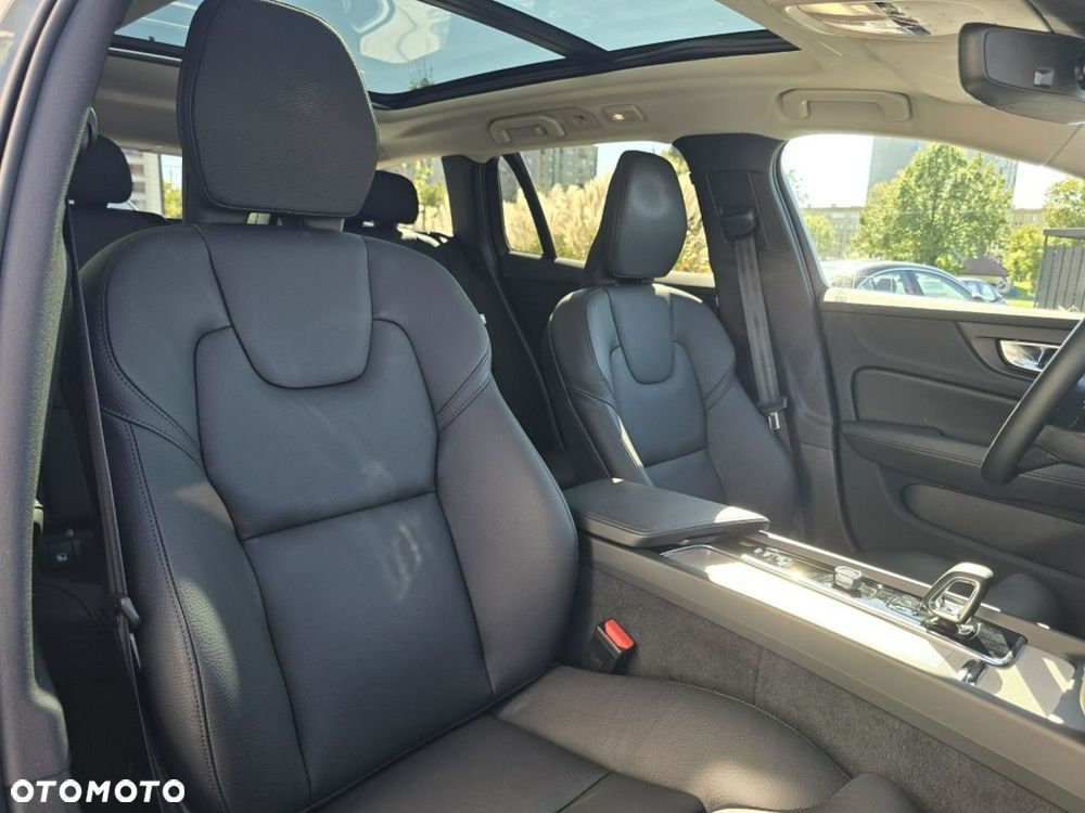 Volvo V60 B4 B Plus Dark - 11
