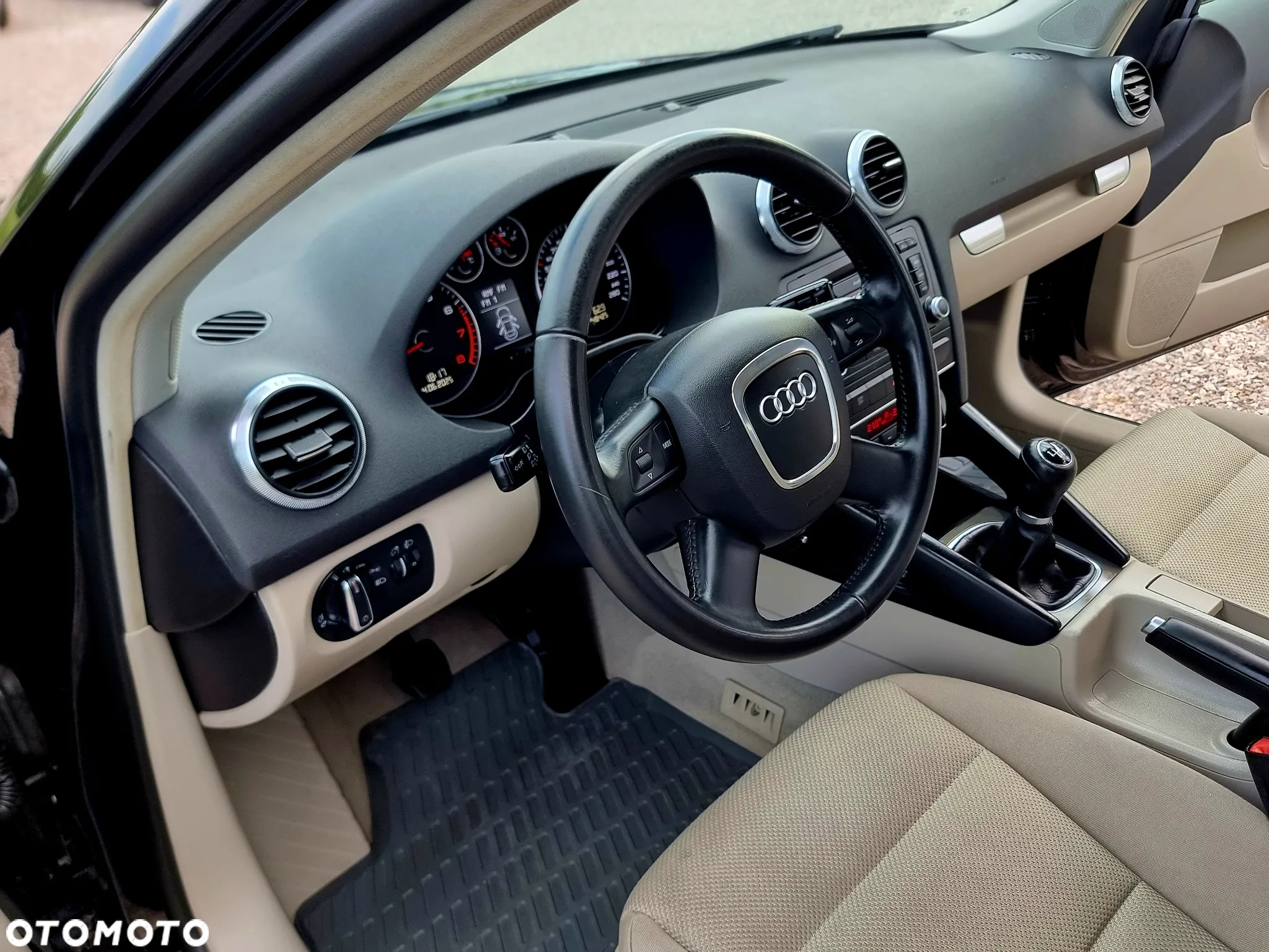 Audi A3 1.6 Attraction - 17