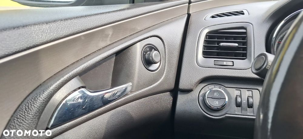 Opel Insignia - 18