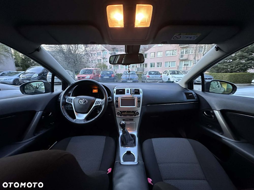 Toyota Avensis 2.0 D-4D Premium - 10