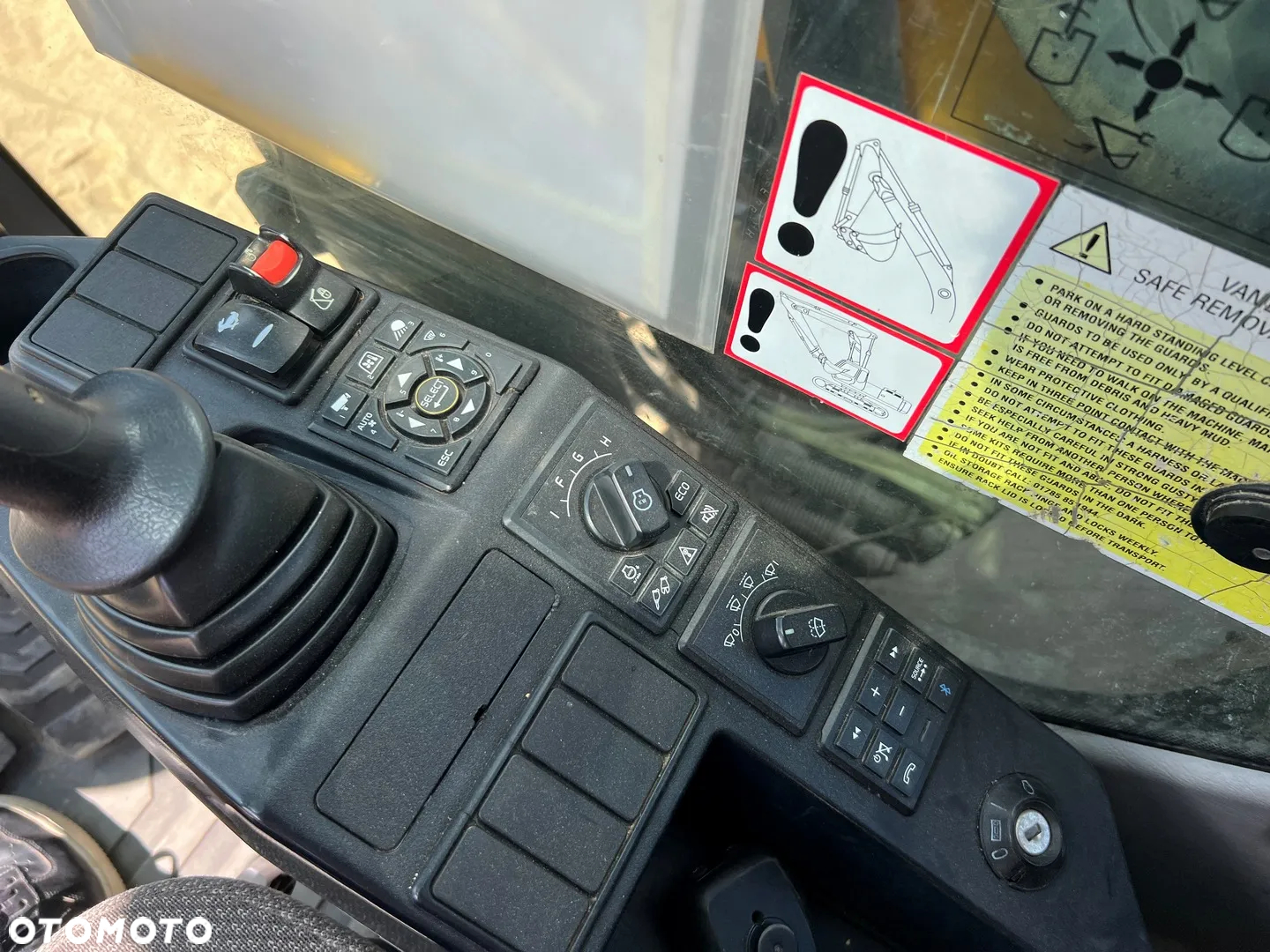 Volvo EC220 DL - 37
