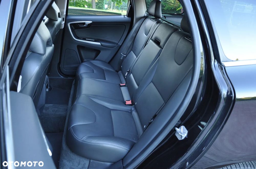 Volvo XC 60 D4 Geartronic Summum - 24