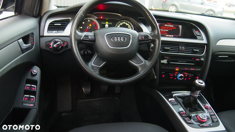 Audi A4 Avant 2.0 TDI DPF Ambiente - 25
