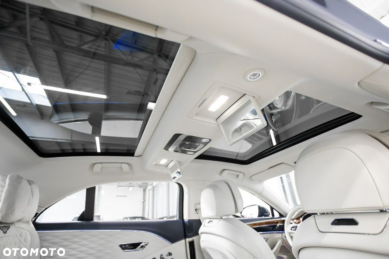 Bentley Flying Spur - 25