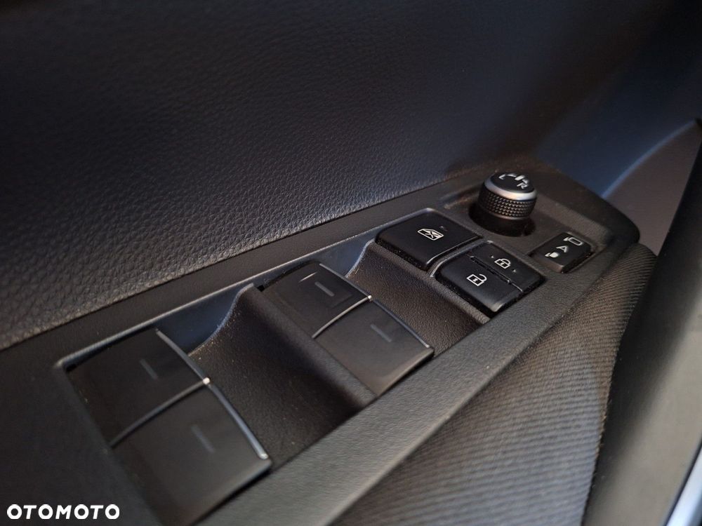 Toyota Corolla 1.8 Hybrid Comfort - 36