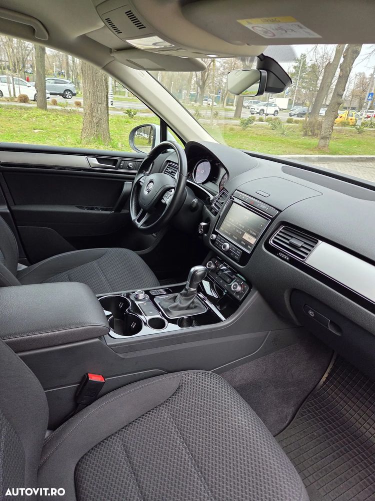 Volkswagen Touareg - 12