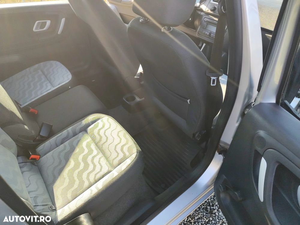 Skoda Roomster 1.4 Comfort - 10