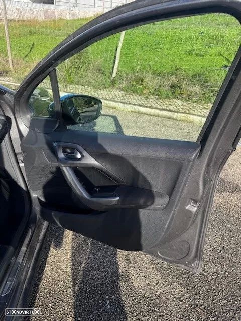 Peugeot 2008 1.5 BlueHDi Style - 10