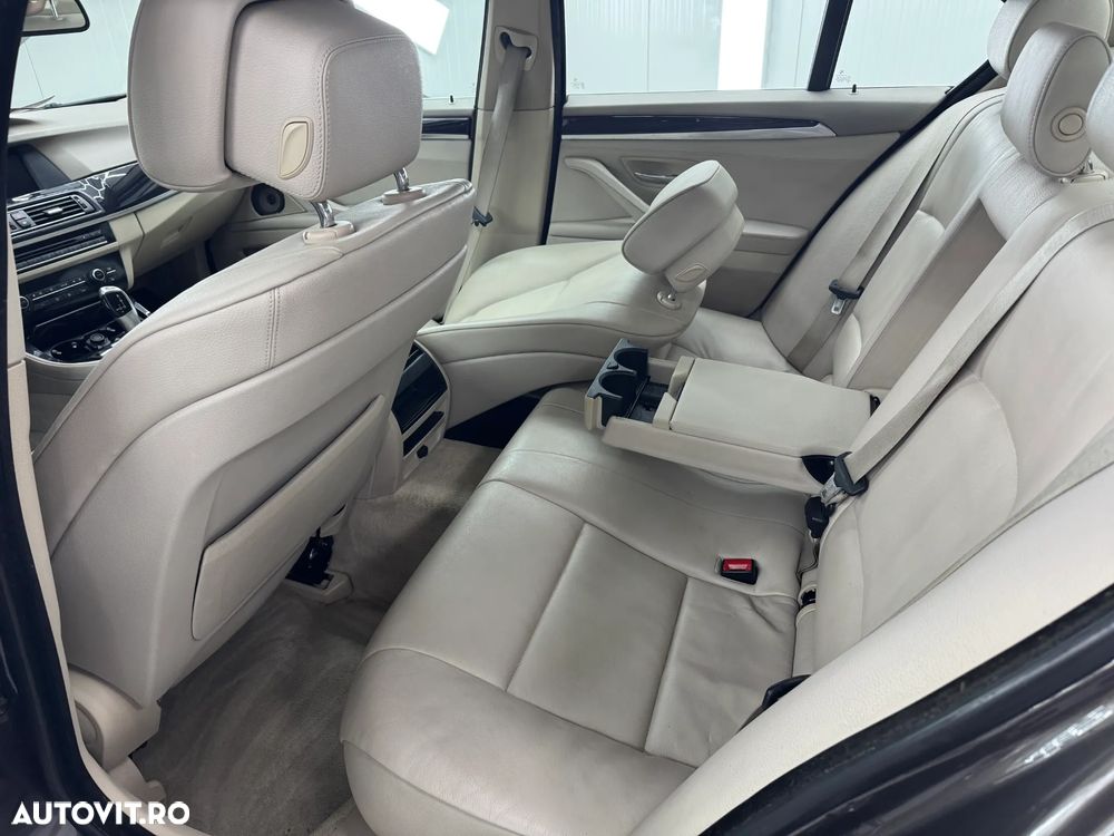 BMW Seria 5 520d Aut. - 6