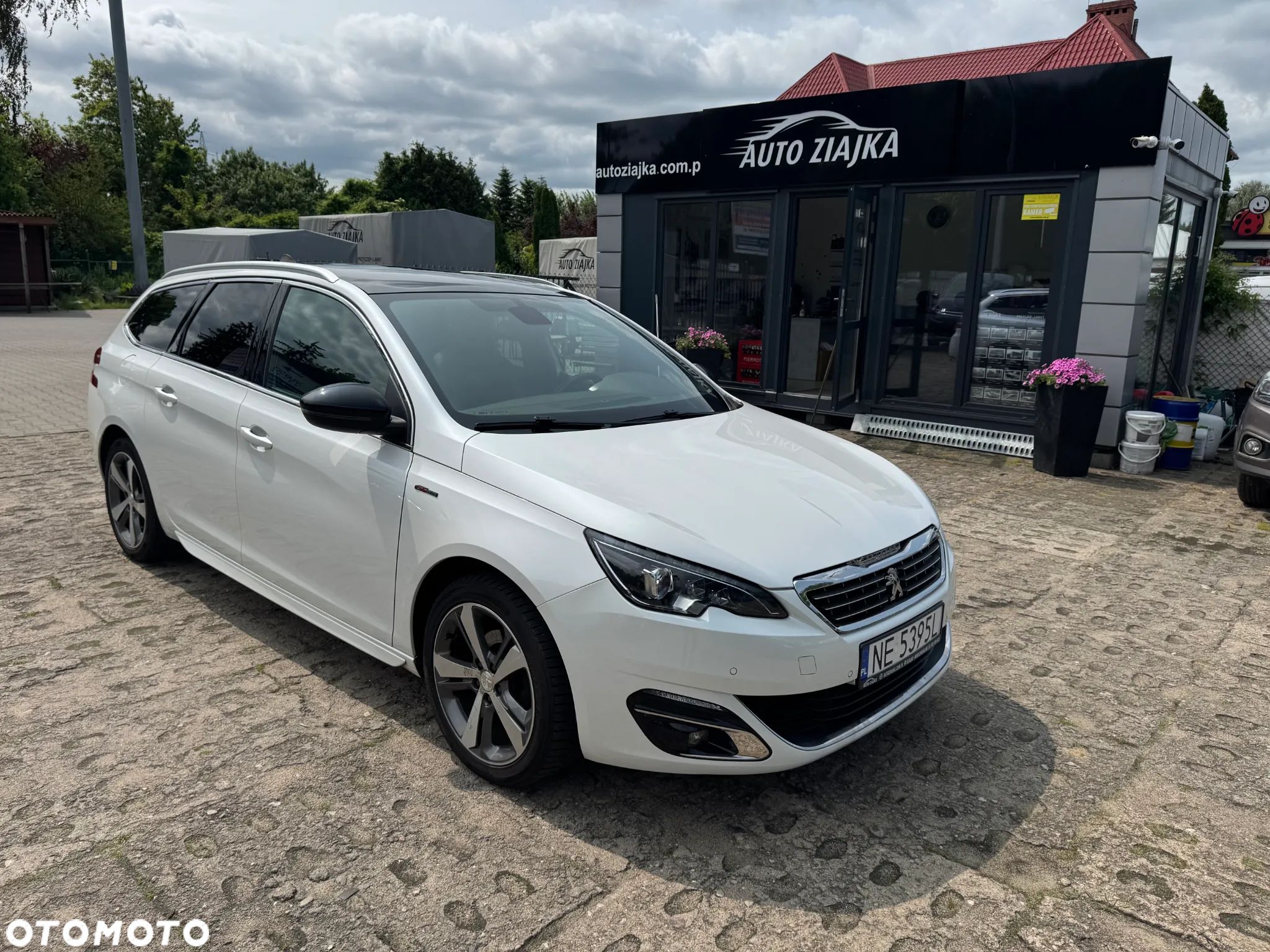 Peugeot 308 - 1