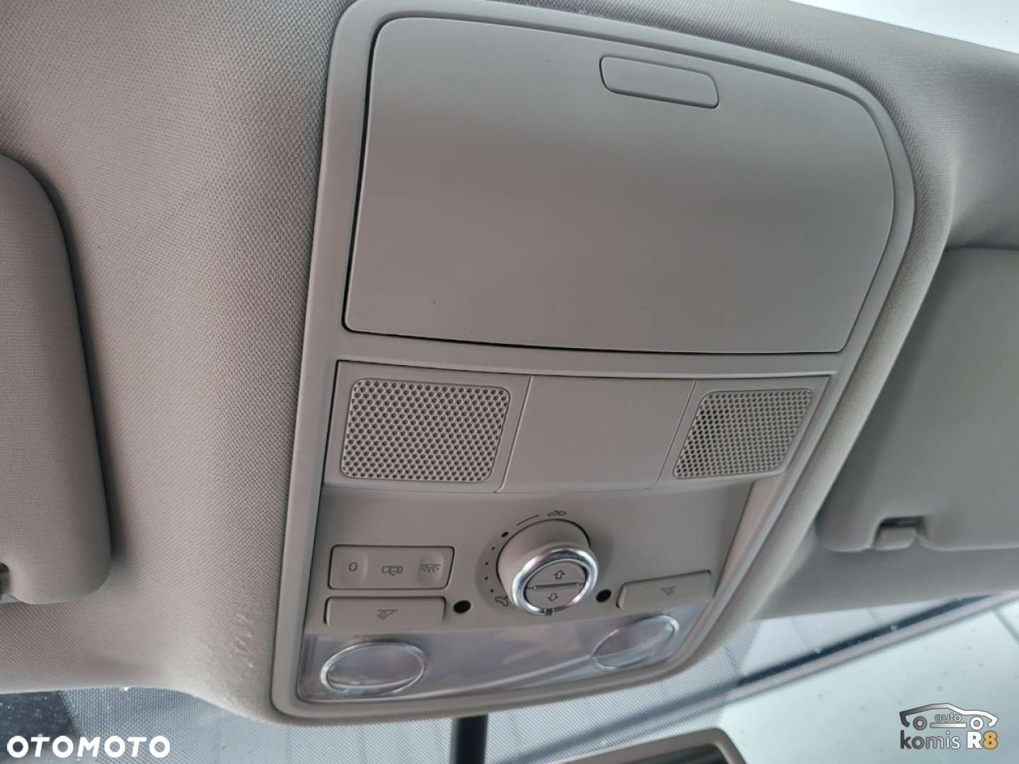 Volkswagen Touran - 24