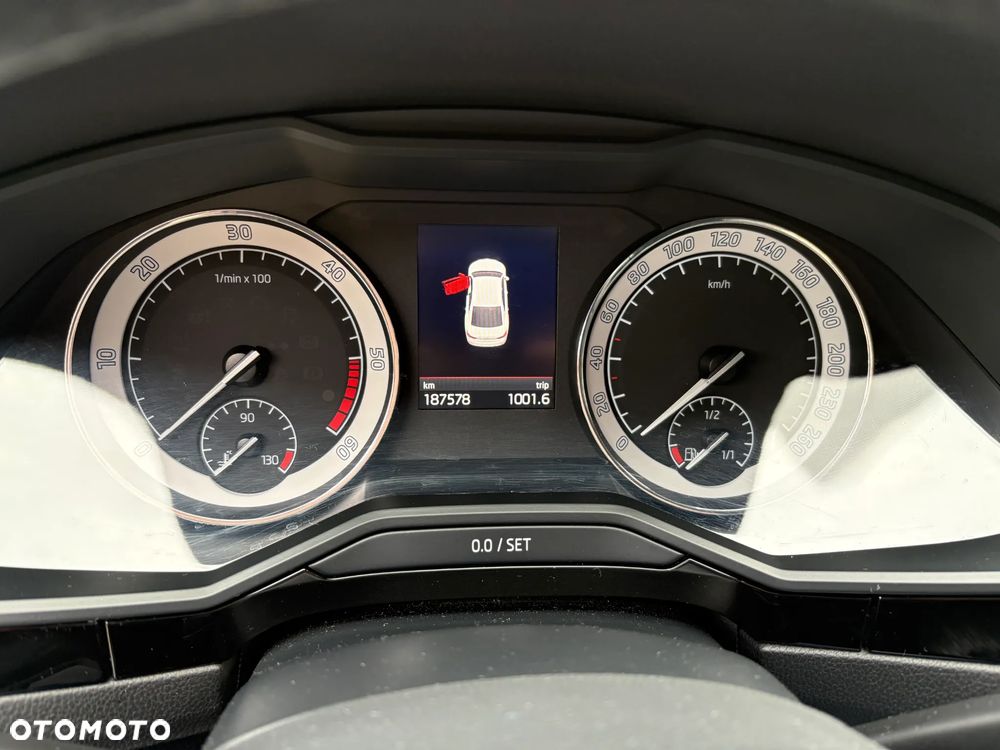 Skoda Superb 2.0 TDI 4x4 L&K DSG - 9