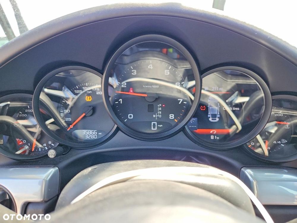 Porsche 911 - 9