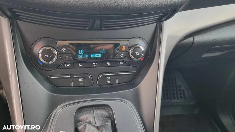 Ford Kuga 2.0 TDCi 4WD Powershift Titanium - 8