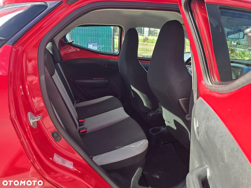 Toyota Aygo x-clusiv - 21