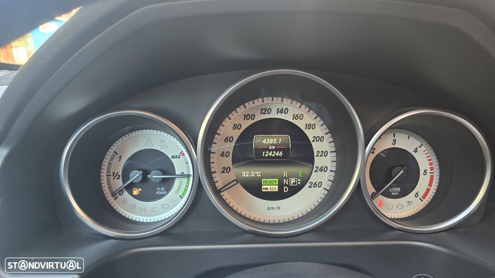 Mercedes-Benz E 300 Bluetec Hybrid Avantgarde - 31
