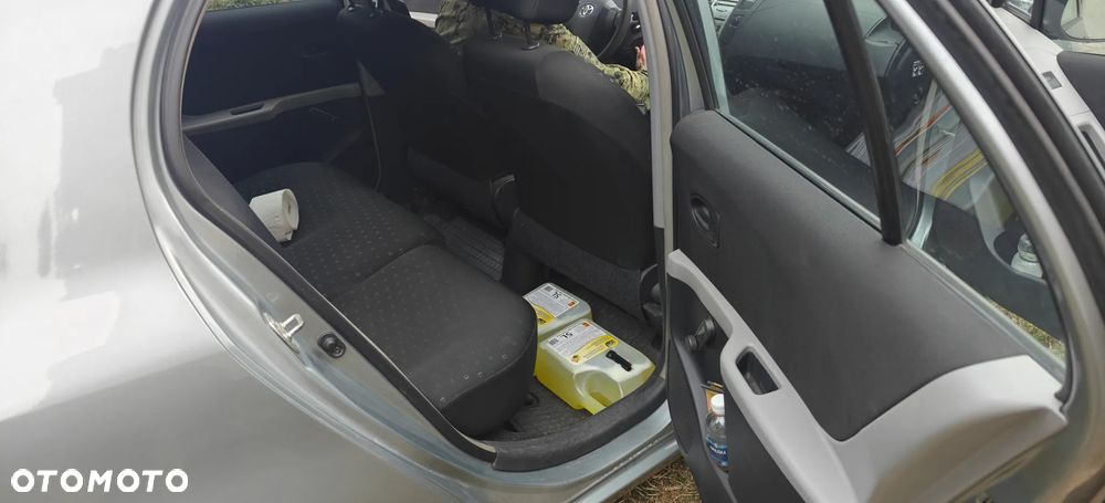 Toyota Yaris 1.4 D-4D Terra A/C - 11