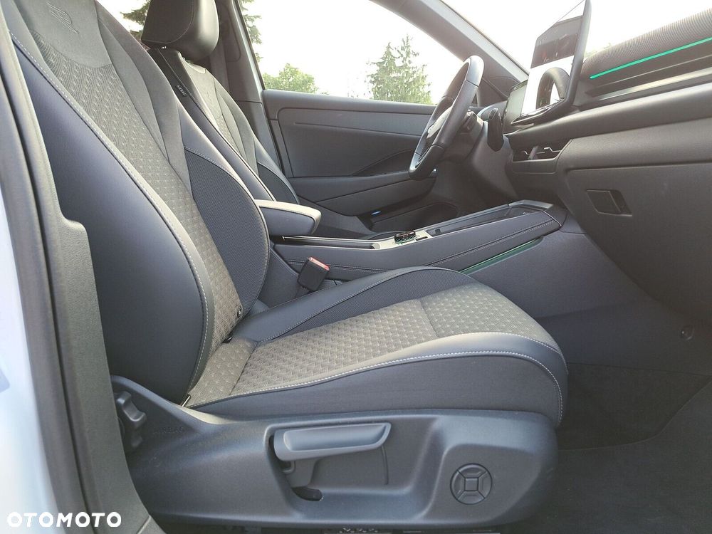 Volkswagen T-Roc - 24