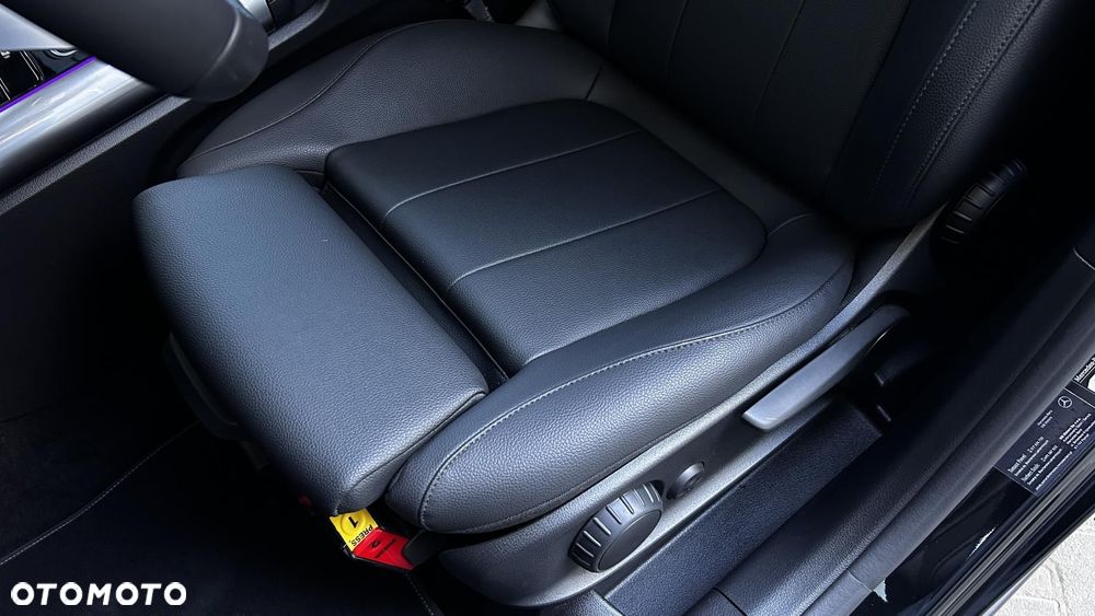 Mercedes-Benz GLA 200 d - 13