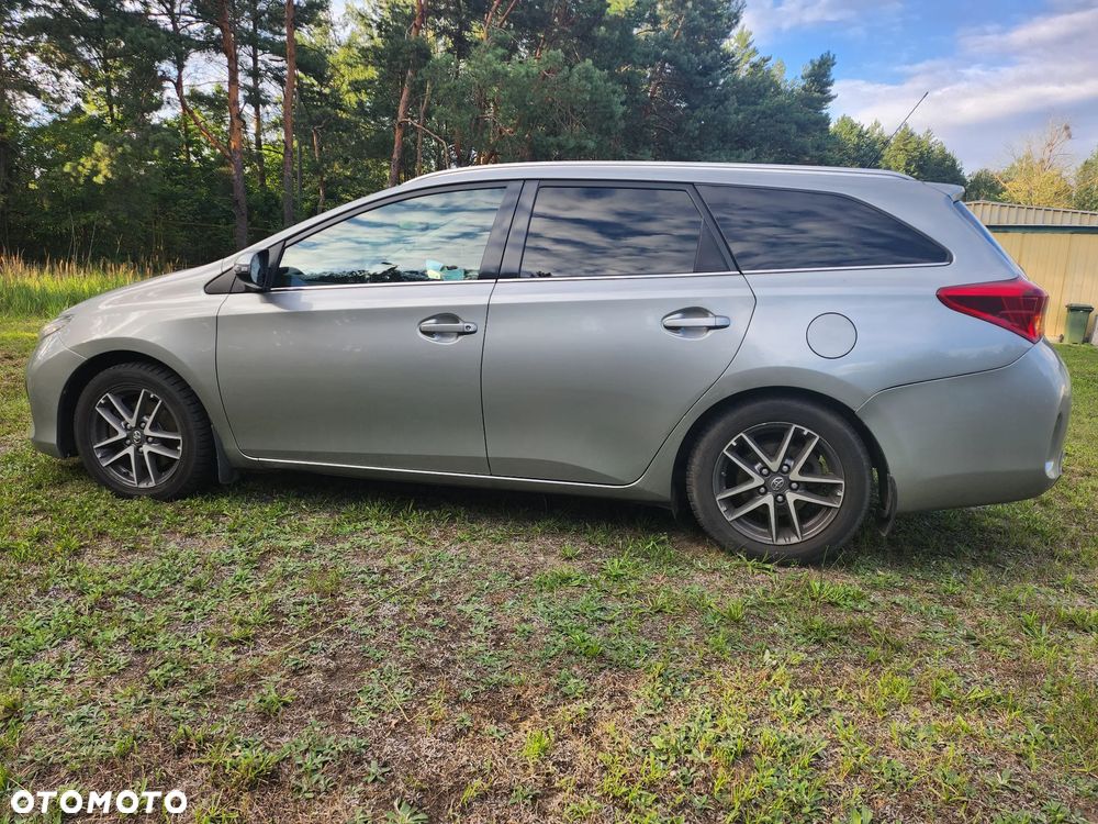 Toyota Auris 2.0 D-4D Premium - 6