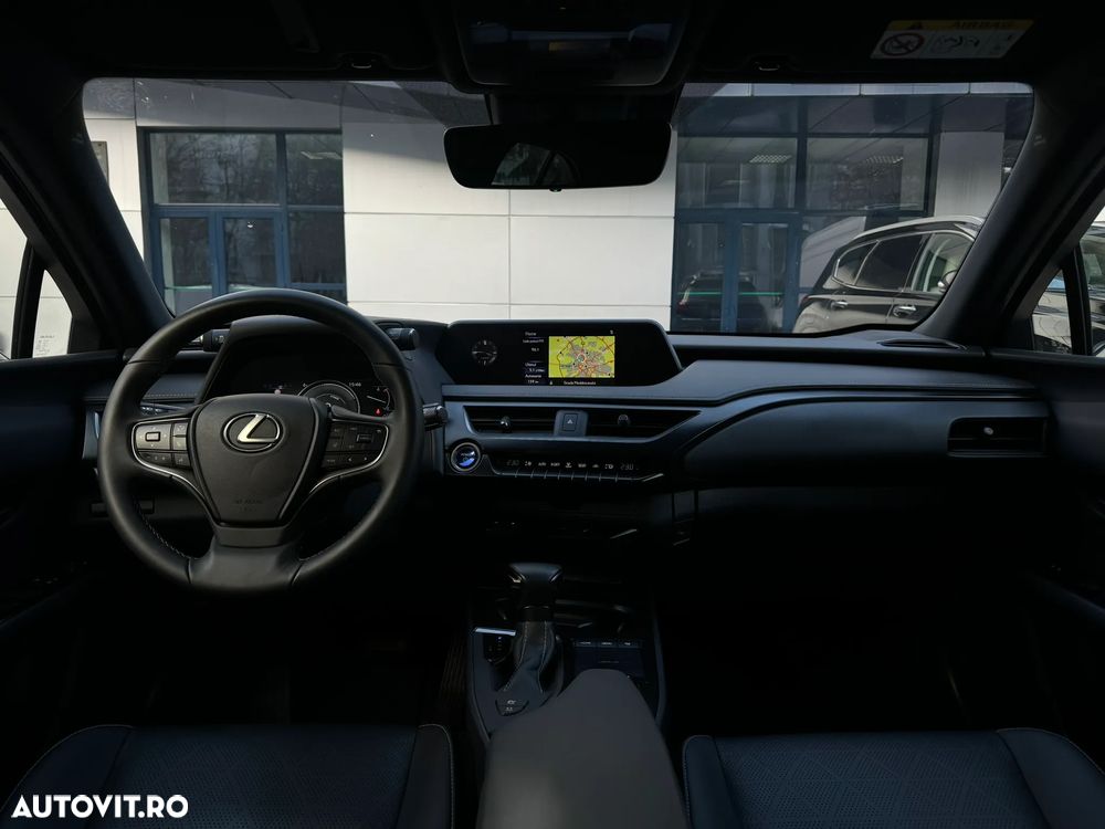 Lexus UX 250h FWD Executive - 16