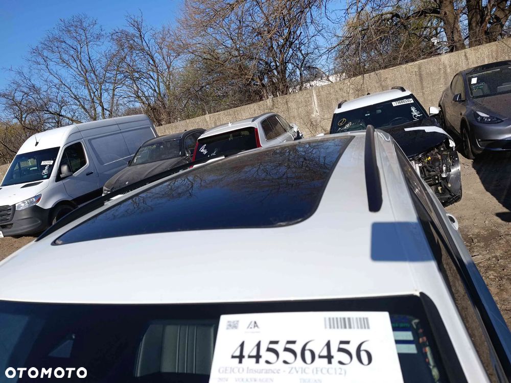 Volkswagen Tiguan - 12