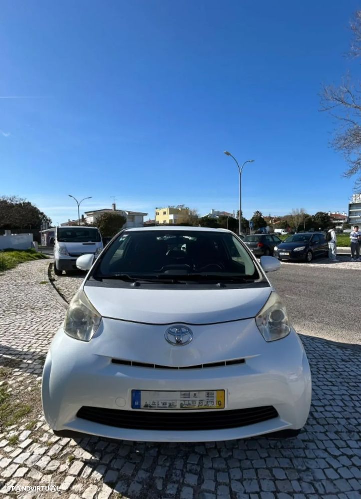 Toyota iQ - 5