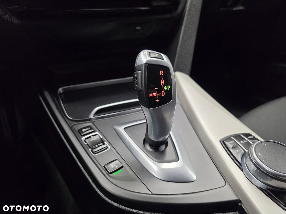 BMW Seria 3 320d Advantage - 35