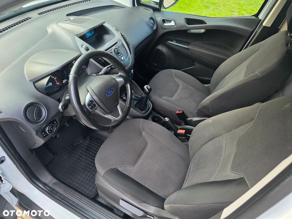 Ford Transit Courier - 8