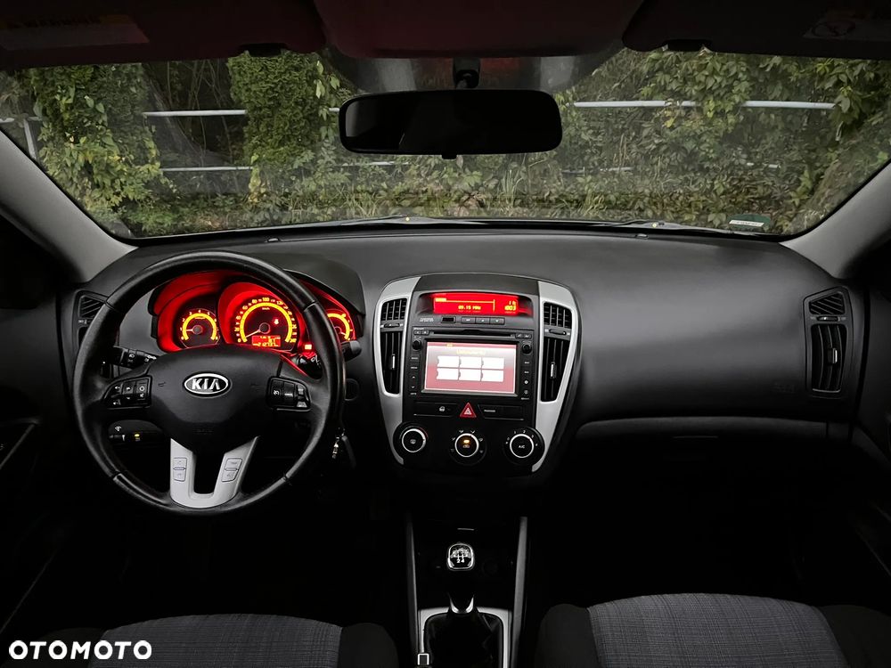 Kia Ceed Cee'd 1.4 L Euro2012 - 15