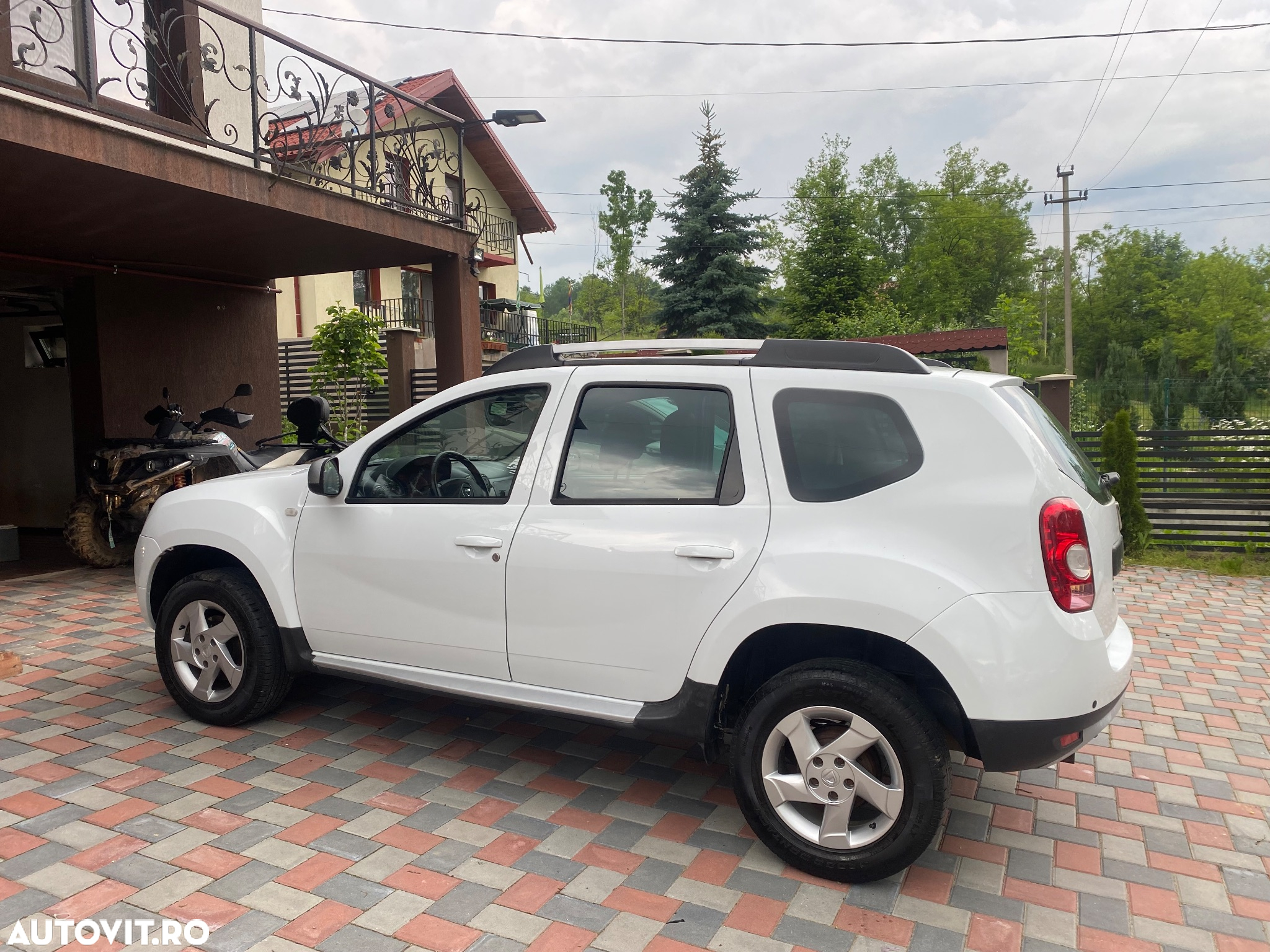 Dacia Duster 1.5 dCi 4x2 Laureate - 4
