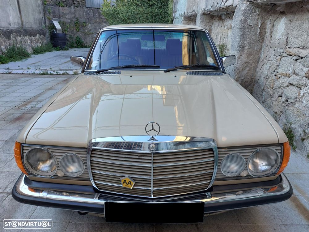 Mercedes-Benz W123 (1976-1986) - 1