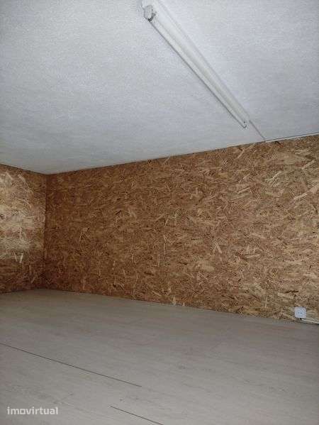 Aluga-se garagem com carregador para carro elétrico - Grande imagem: 5/8