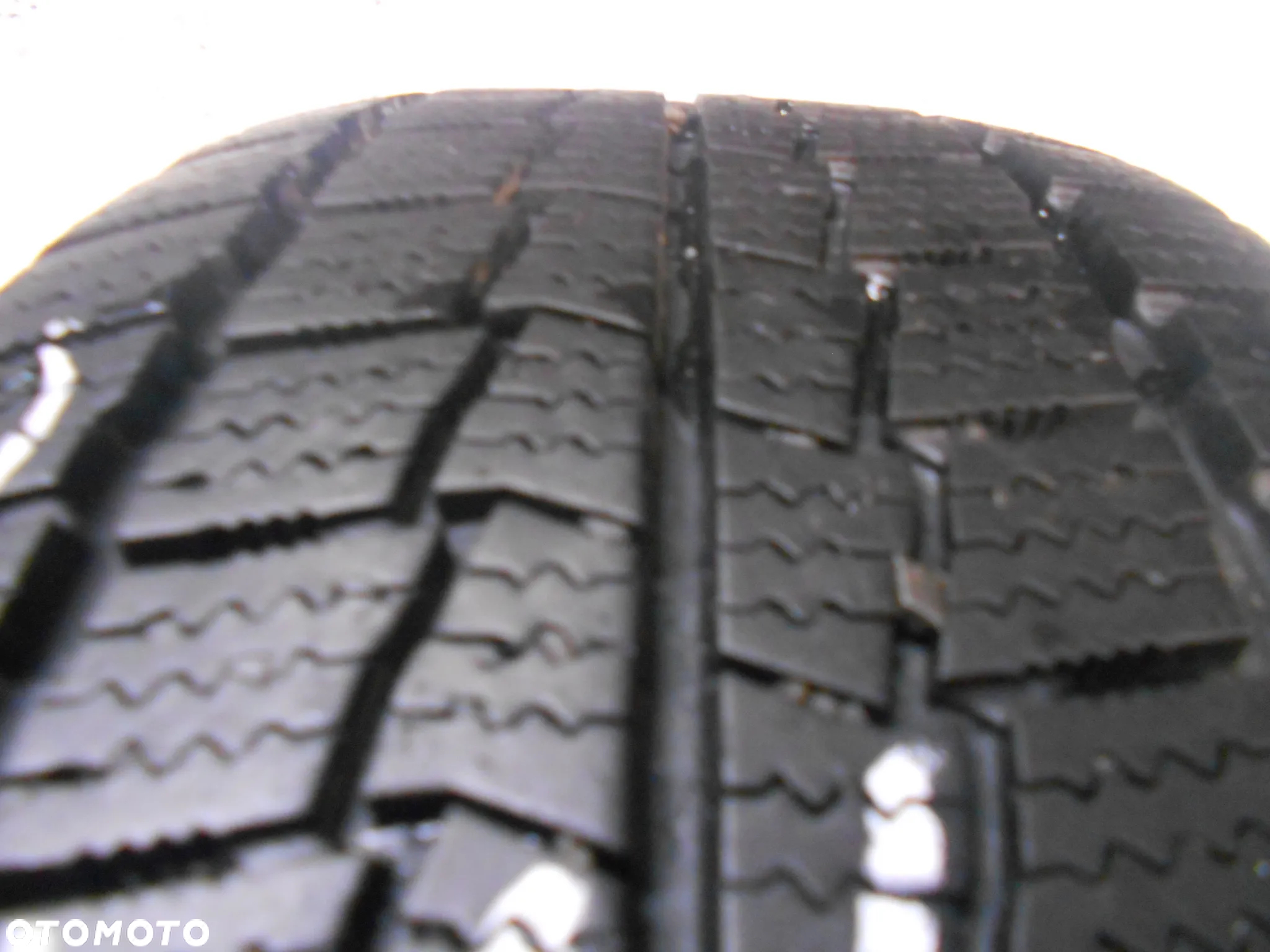 OPONA POJEDYNKA  215/60R16C HANKOOK WINTER RWO6 DOT 3418 8MM - 2