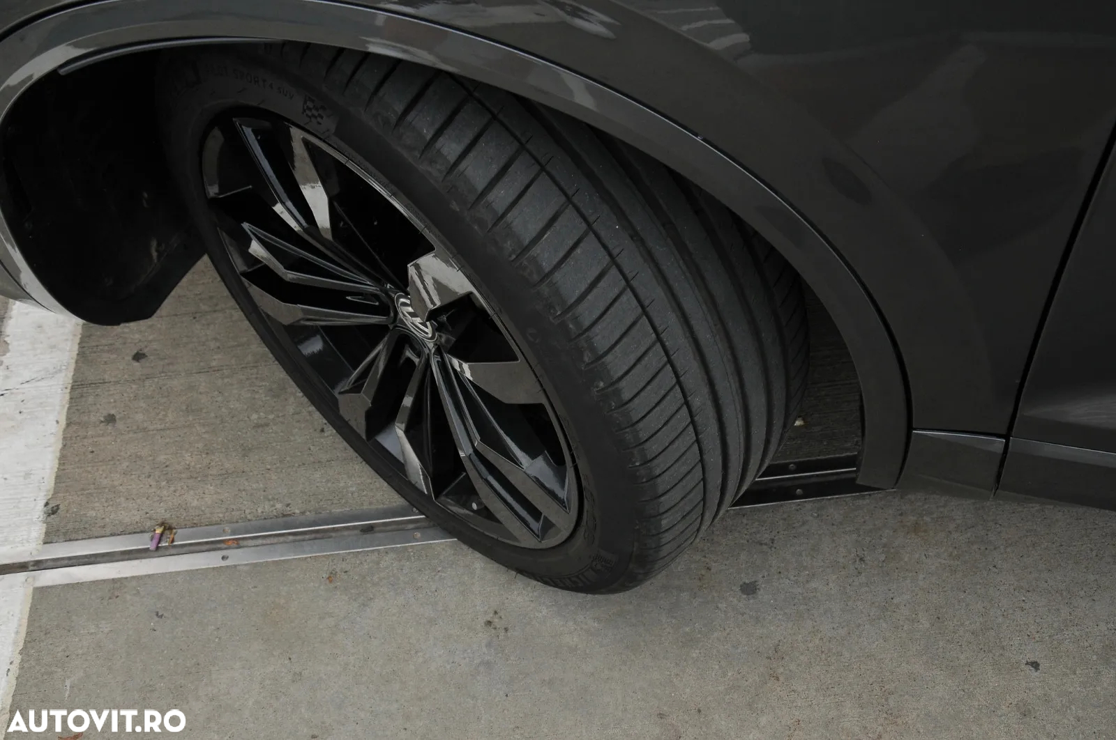 Volkswagen Touareg V6 TDI 4MOTION R-Line - 13