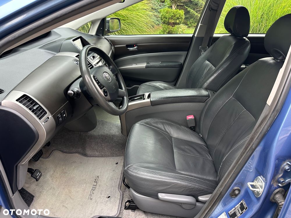 Toyota Prius (Hybrid) Executive - 9