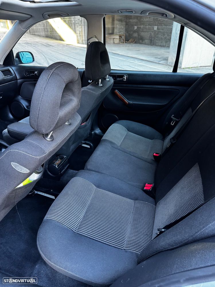 VW Bora 1.9 TDi Highline - 6