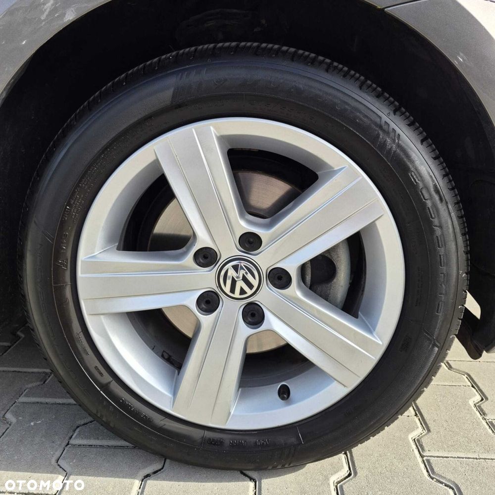 Volkswagen Golf - 28