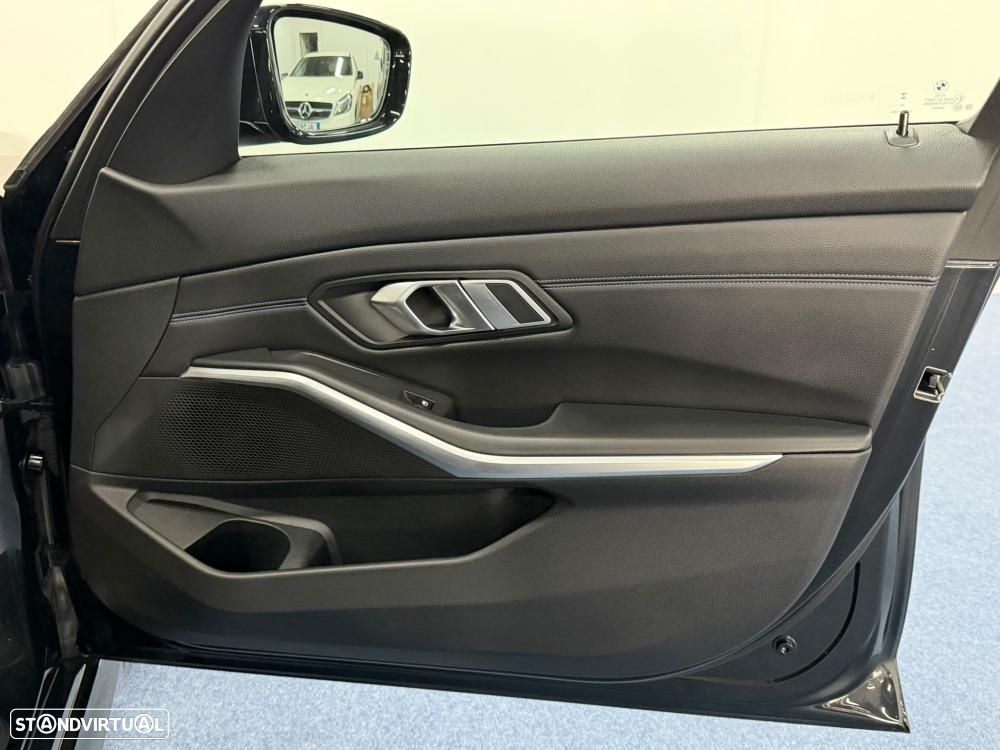 BMW 330 e Aut. M Sport - 35