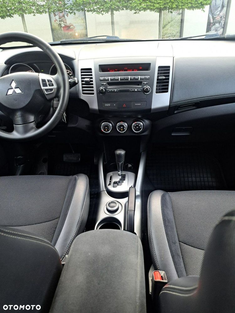 Mitsubishi Outlander - 19