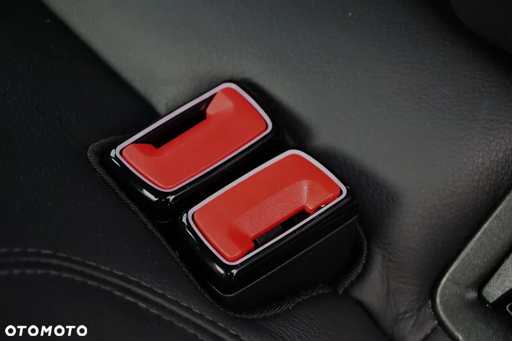 Audi A6 Avant 40 TDI quattro S tronic S line - 29