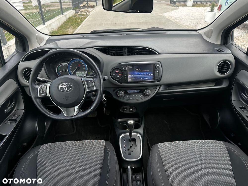 Toyota Yaris Hybrid 100 Selection Passion - 20