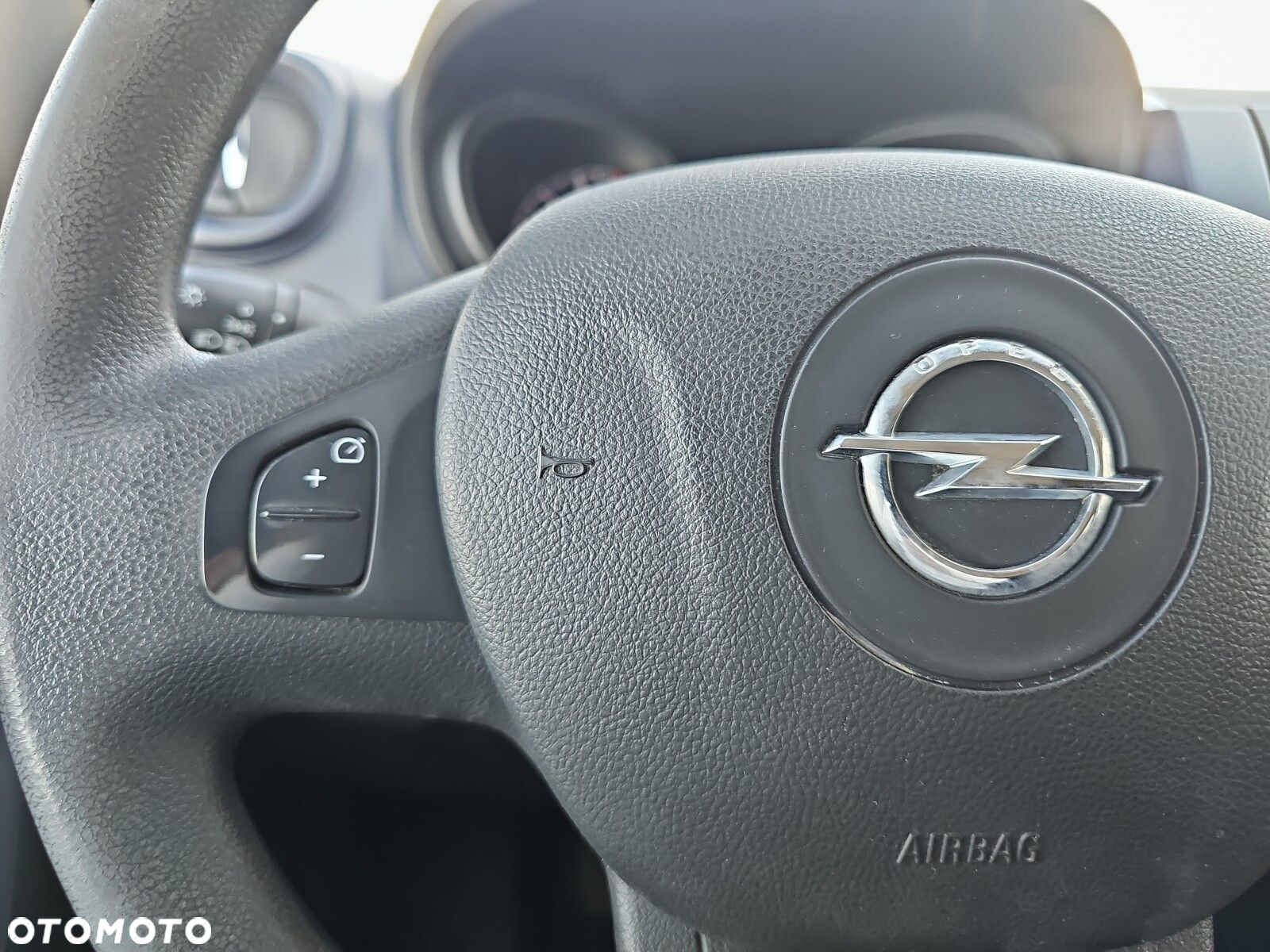 Opel Vivaro - 18