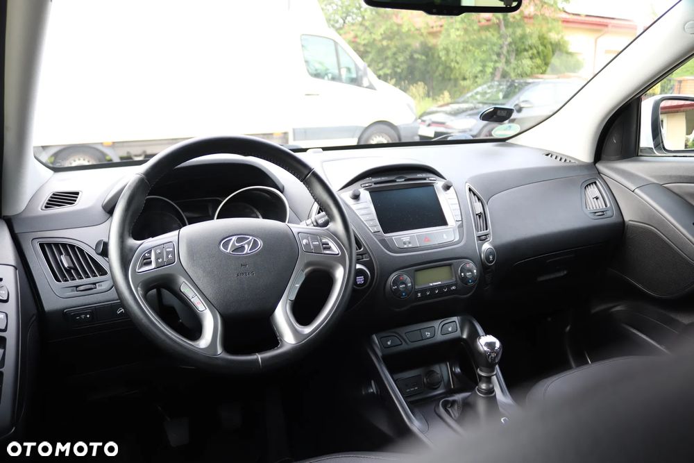 Hyundai ix35 1.6 2WD Fifa World Cup Edition - 27